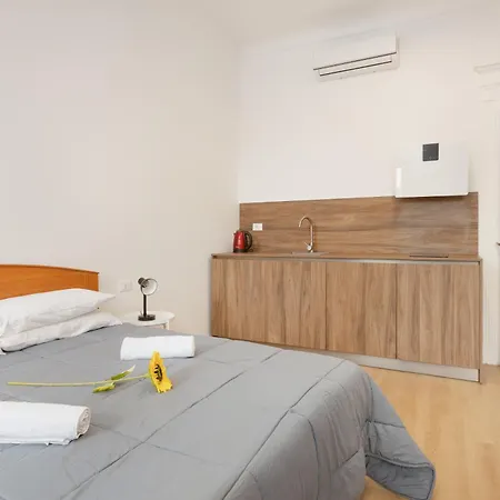 Affittacamere E Appartamento B In Centro A Trieste 公寓 *