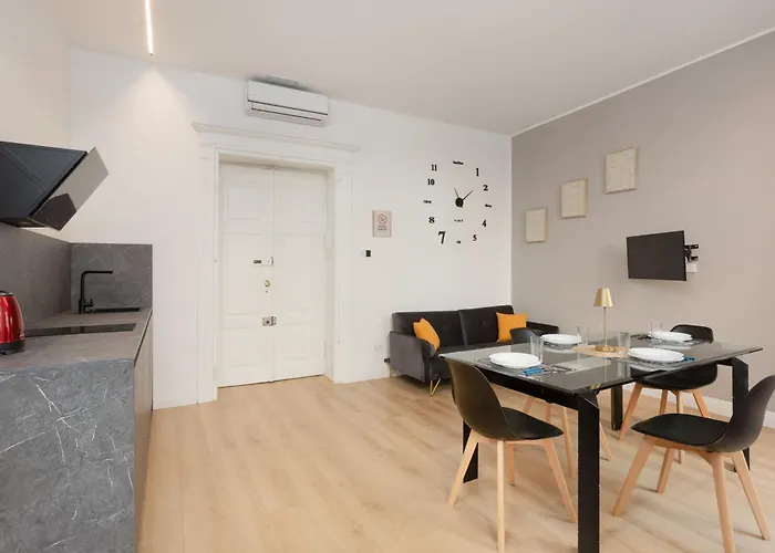 Snapstay Luxury In Centro A * Trieste